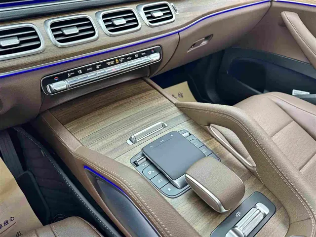 Mercedes-Benz GLE-Class — Фото автомобиля 23