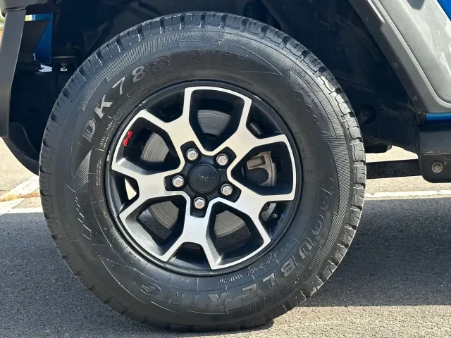 Jeep Wrangler — Фото автомобиля 12