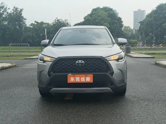 Toyota Corolla Cross — Фото автомобиля 3