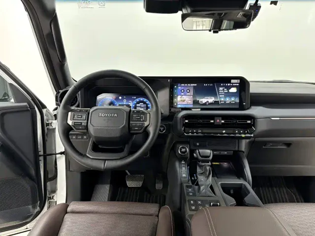 Toyota Prado — Фото автомобиля 12