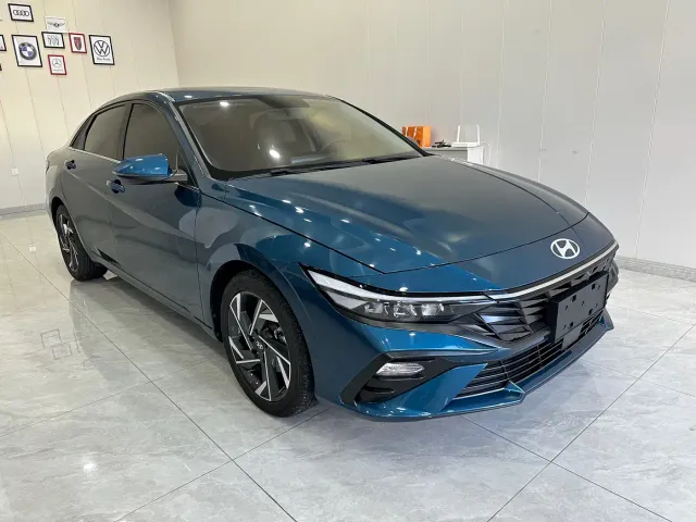 Hyundai Elantra — Фото автомобиля 3