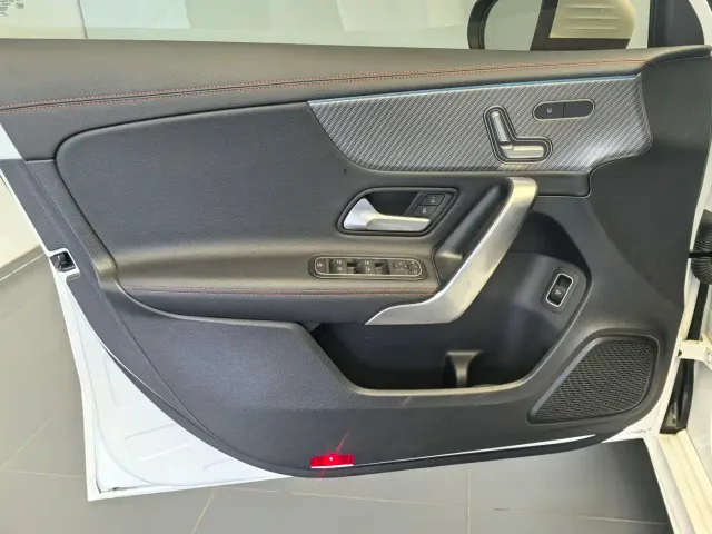 Mercedes-Benz A-Class — Фото автомобиля 16