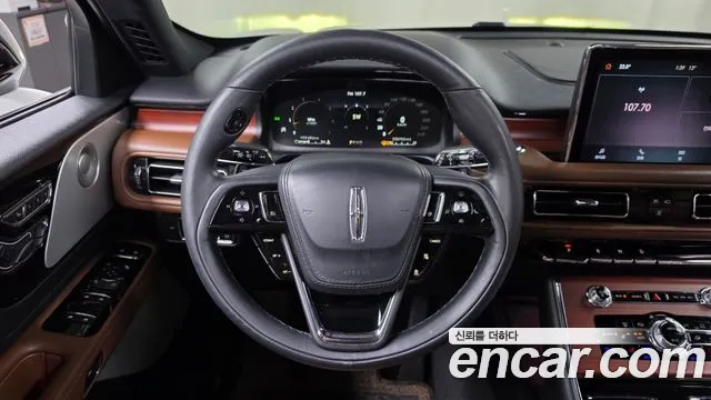 Lincoln Aviator 2nd Gen — Фото автомобиля 19