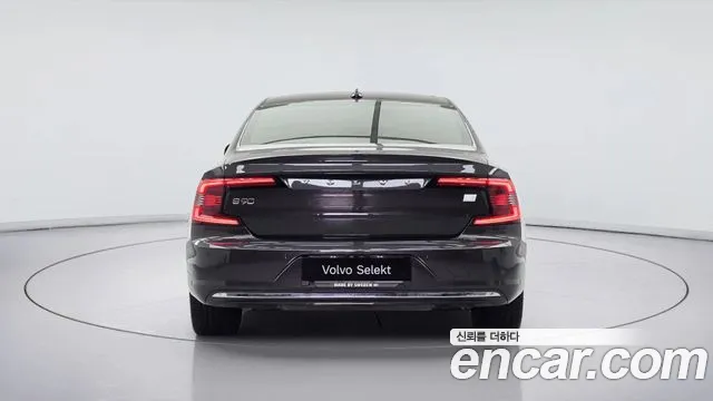 Volvo S90 — Фото автомобиля 5