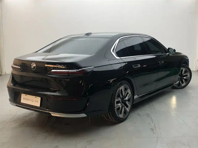 BMW 7 Series — Фото автомобиля 4