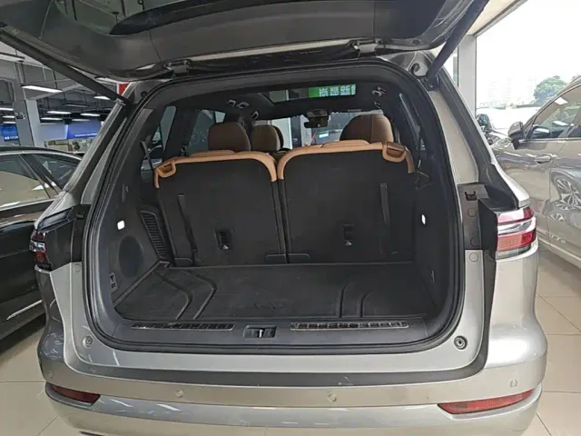 Li Auto ONE — Фото автомобиля 18