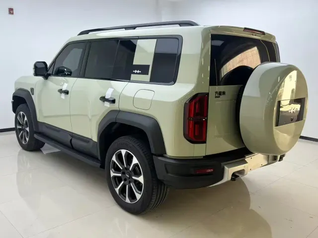 BYD FangChengBao Leopard 5 — Фото автомобиля 7