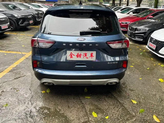 Ford Escape — Фото автомобиля 5