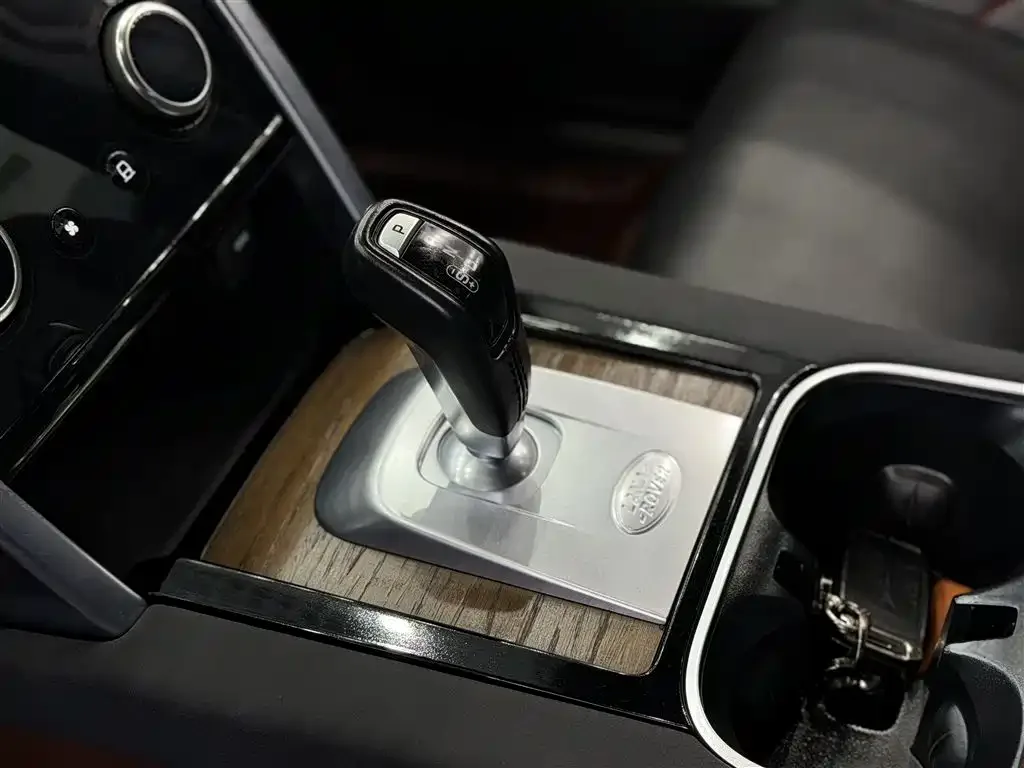 Land Rover Discovery Sport 2022 Model 249PS R-Dynamic S Performance Edition 5-Seater — Фото автомобиля 23