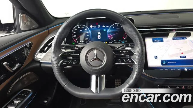Mercedes-Benz E-Class — Фото автомобиля 13