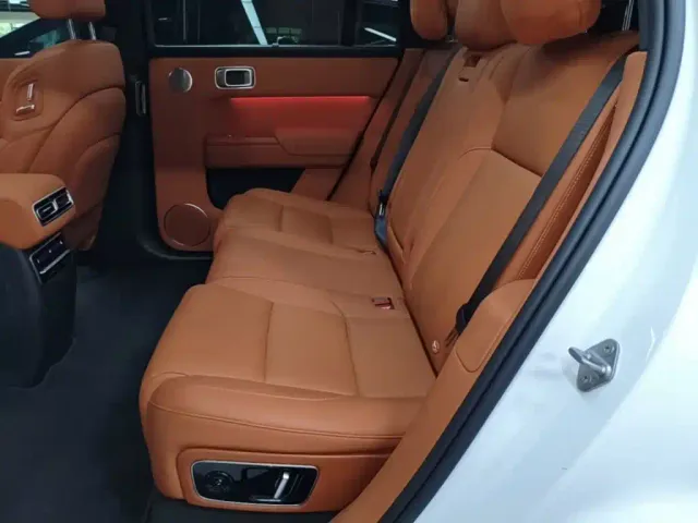 Li Auto L7 — Фото автомобиля 16