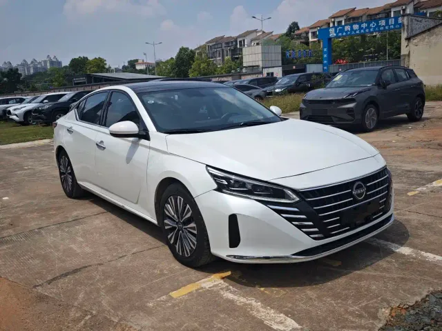 Nissan Teana — Фото автомобиля 3