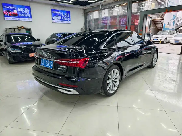 Audi A6L — Фото автомобиля 13