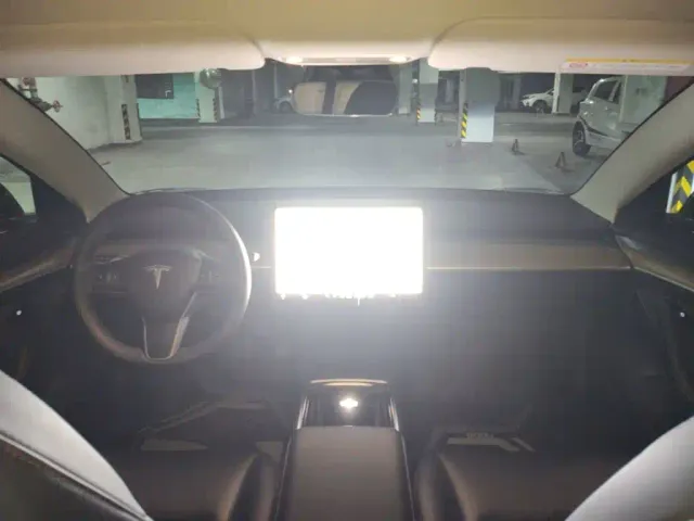 Tesla Model 3 — Фото автомобиля 9
