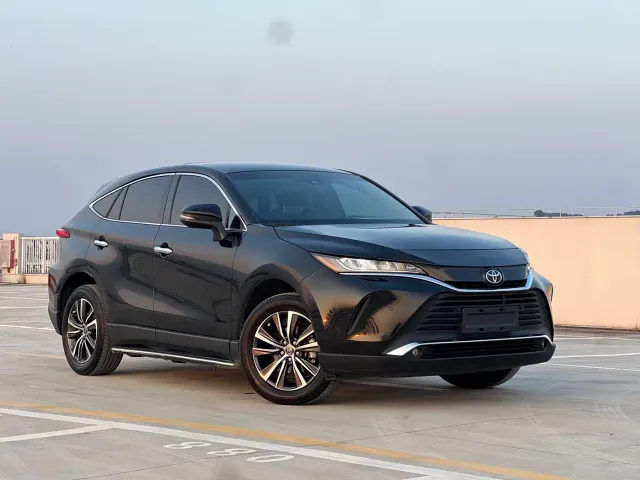 Toyota Harrier — Фото автомобиля 3