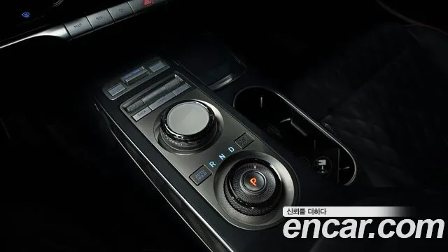 Genesis GV70 — Фото автомобиля 12