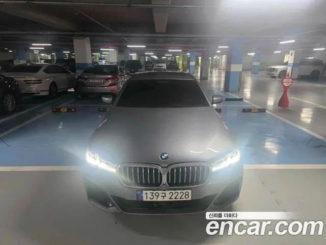 Фотография автомобиля — BMW 5 Series G30