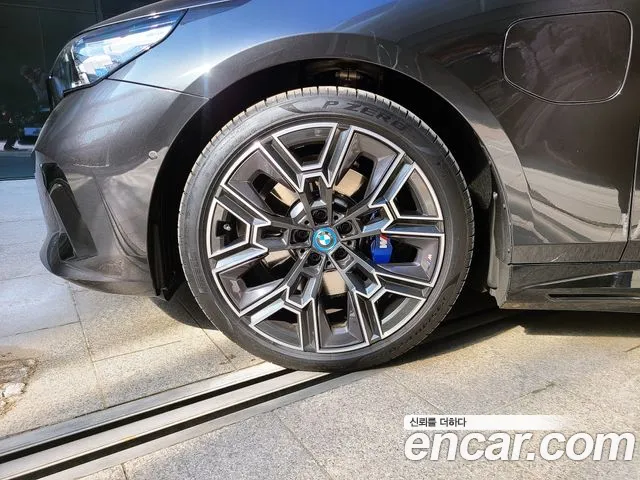 BMW 5-Series 5 серия (G60) — Фото автомобиля 19