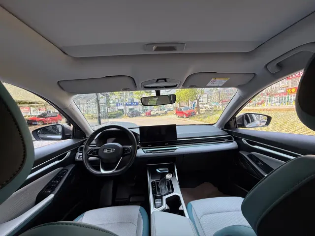 Geely Emgrand — Фото автомобиля 8