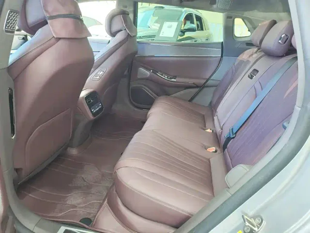 Denza Z9GT — Фото автомобиля 16