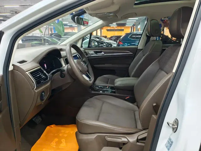 Volkswagen Viloran 2020 330TSI Business Edition — Фото автомобиля 5
