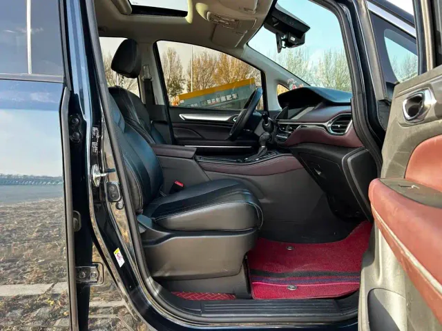 GAC Trumpchi M6 — Фото автомобиля 14