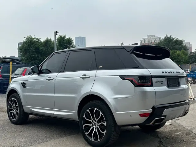 Land Rover Range Rover Sport — Фото автомобиля 6