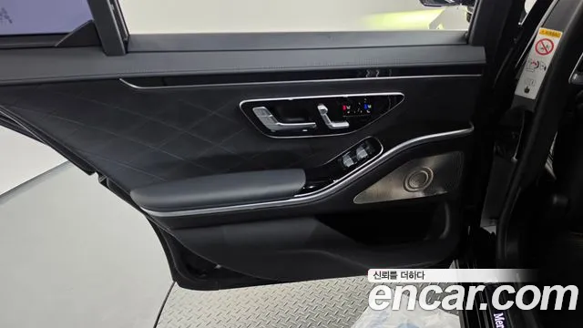 Mercedes-Benz S-Class — Фото автомобиля 25