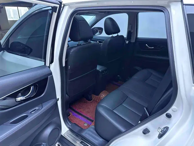 Nissan X-Trail — Фото автомобиля 10