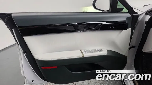 Hyundai Grandeur GN7 — Фото автомобиля 13