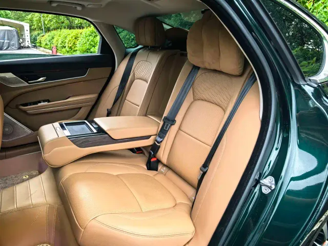 Jaguar XFL — Фото автомобиля 12