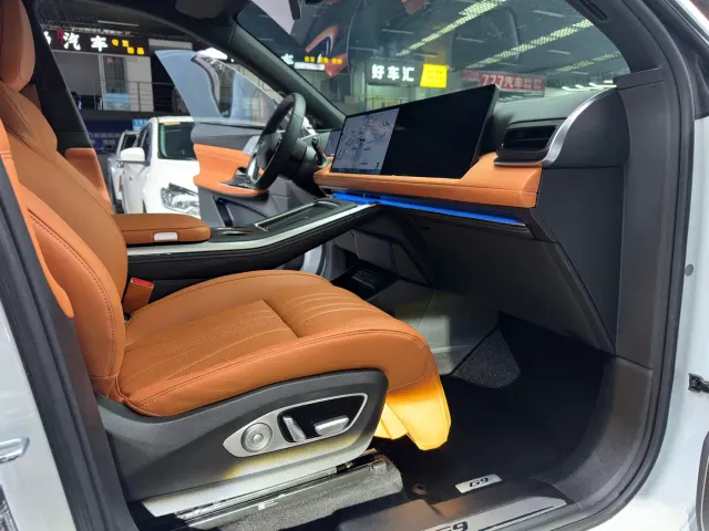 Xpeng G9 — Фото автомобиля 10