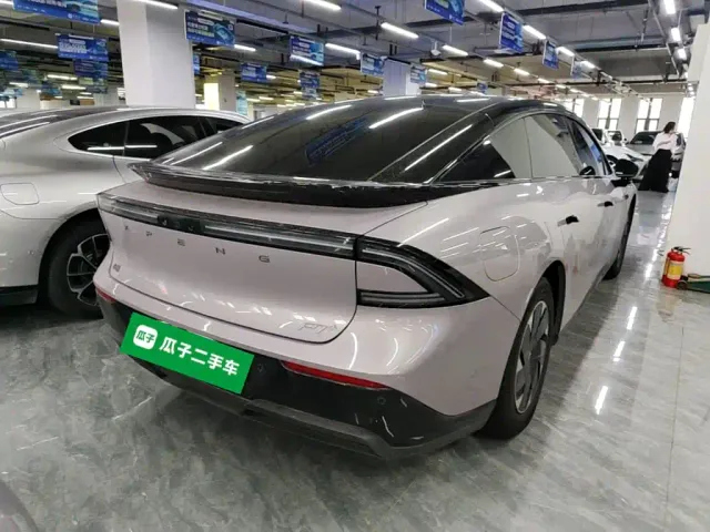 Xpeng P7+ — Фото автомобиля 6