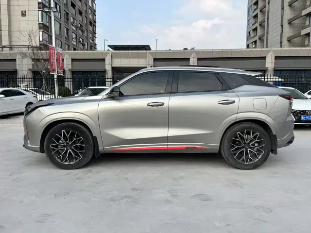 Changan Z6 — Фото автомобиля 8
