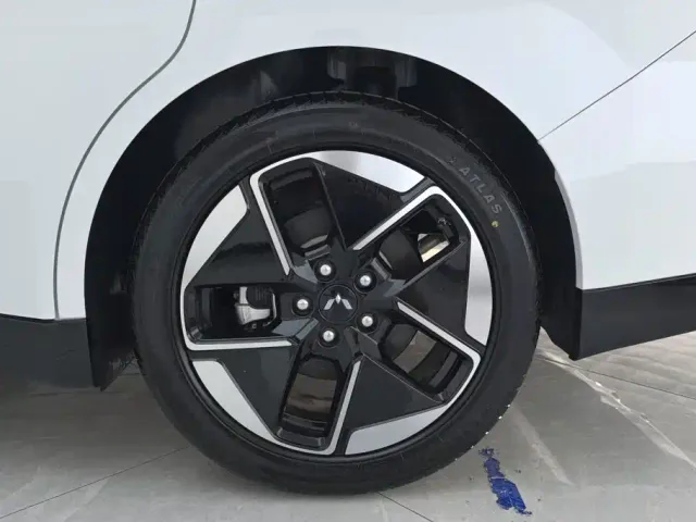 Wuling Starlight — Фото автомобиля 6