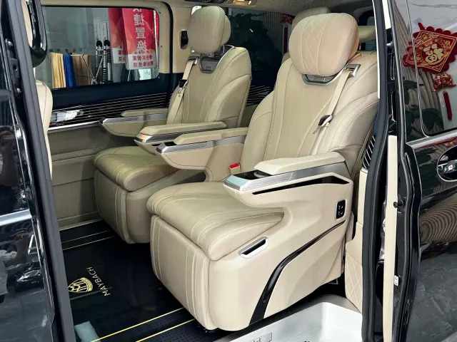 Mercedes-Benz V-Class — Фото автомобиля 20