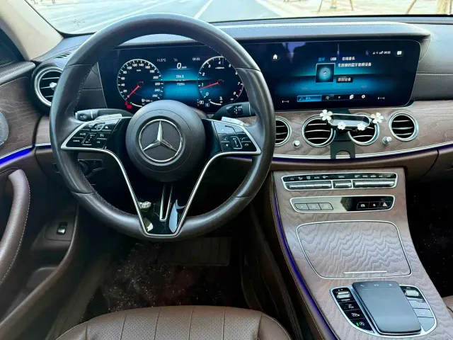 Mercedes-Benz E-Class — Фото автомобиля 6
