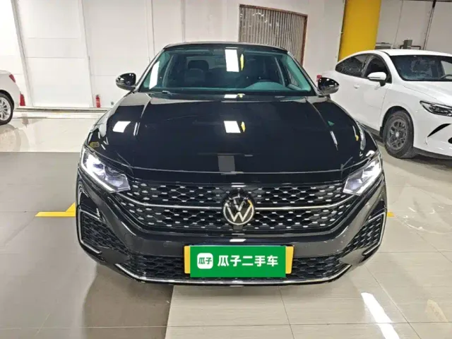 Volkswagen Passat — Фото автомобиля 2