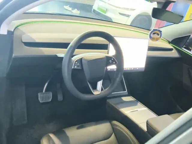 Tesla Model Y — Фото автомобиля 9