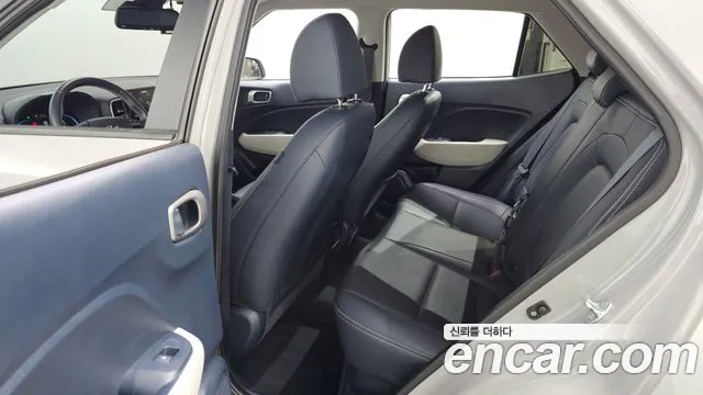 Hyundai Venue — Фото автомобиля 17