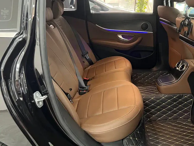 Mercedes-Benz E-Class — Фото автомобиля 19