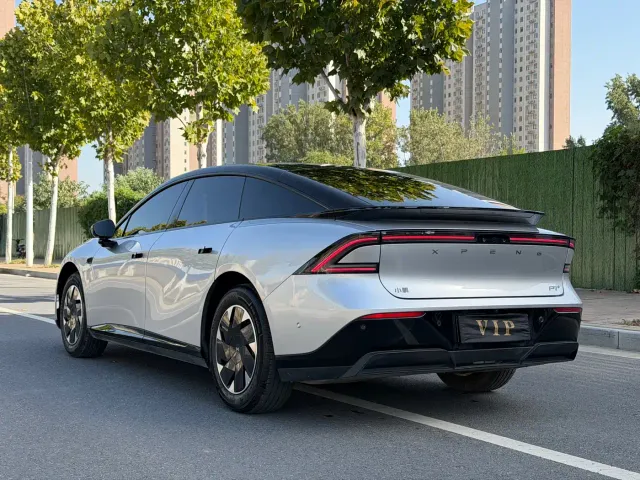 Xpeng P7+ — Фото автомобиля 4