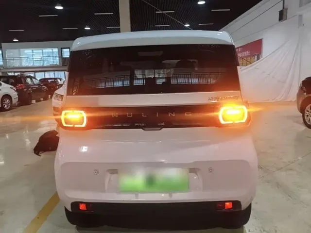 Wuling Hongguang Mini EV — Фото автомобиля 5