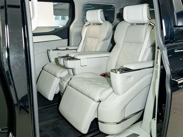 Volvo EM90 — Фото автомобиля 21