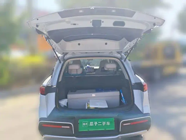 BYD Yuan UP 2024 401KM Leading Edition — Фото автомобиля 9