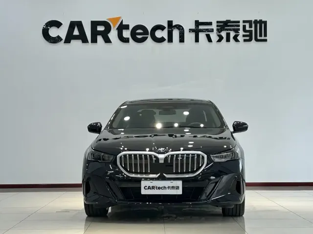 BMW 5 Series — Фото автомобиля 2