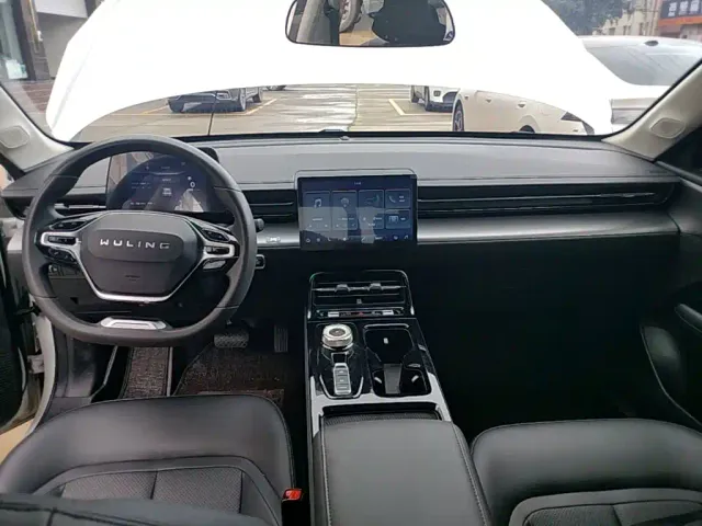 Wuling E5 — Фото автомобиля 9
