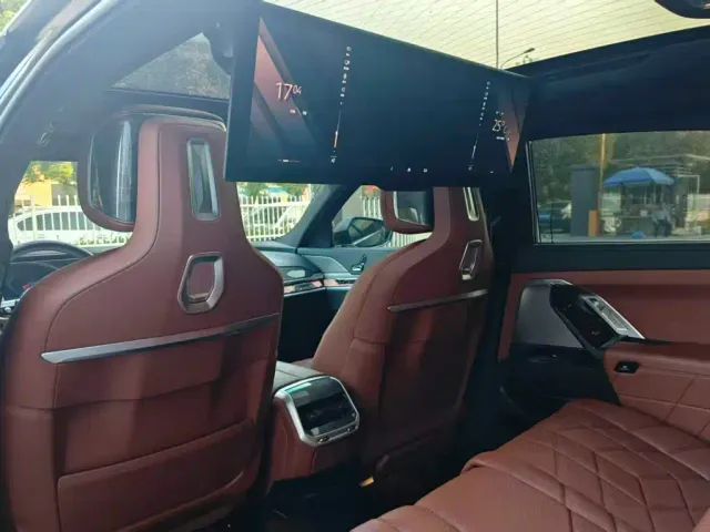 BMW 7 Series — Фото автомобиля 14