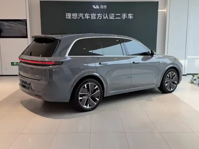 Li Auto L8 — Фото автомобиля 4
