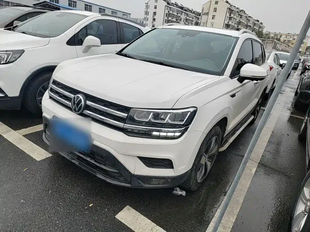 Фотография автомобиля — Volkswagen Tharu